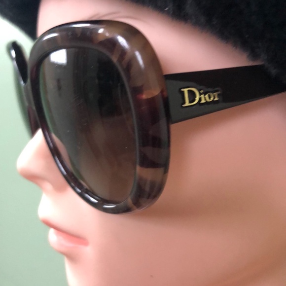 Dior Accessories - Dior Oversized Sunglasses